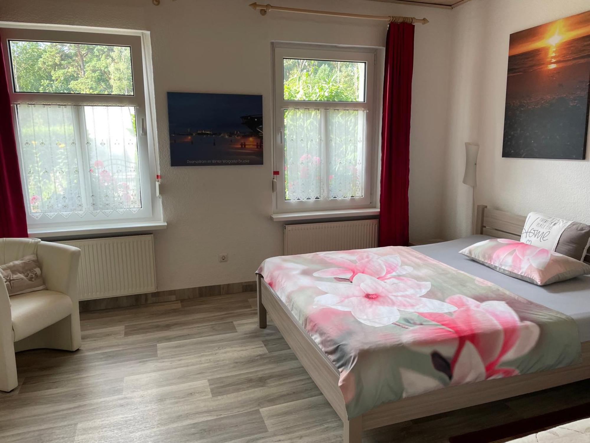 Ferienwohnung Mit Terrasse - Insel Usedom トラッセンハイデ エクステリア 写真