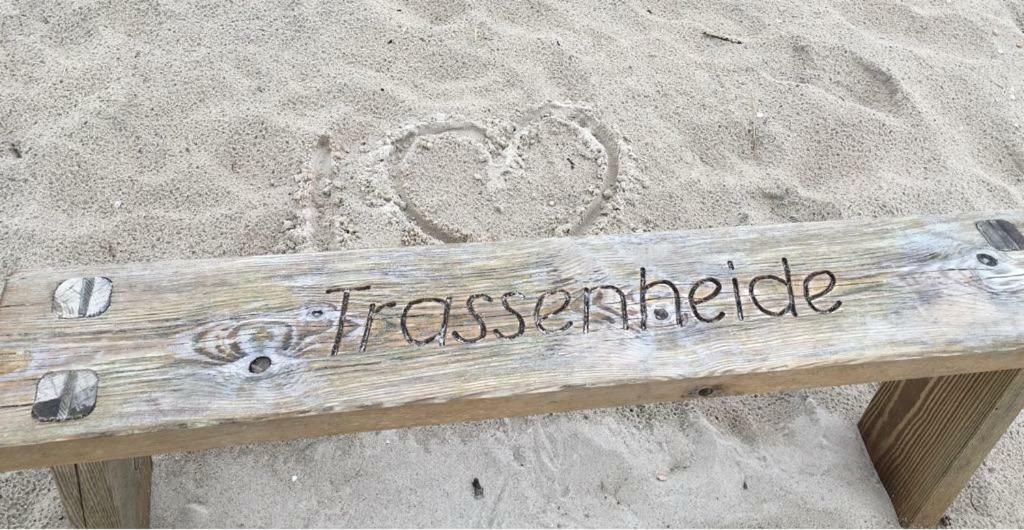 Ferienwohnung Mit Terrasse - Insel Usedom トラッセンハイデ エクステリア 写真
